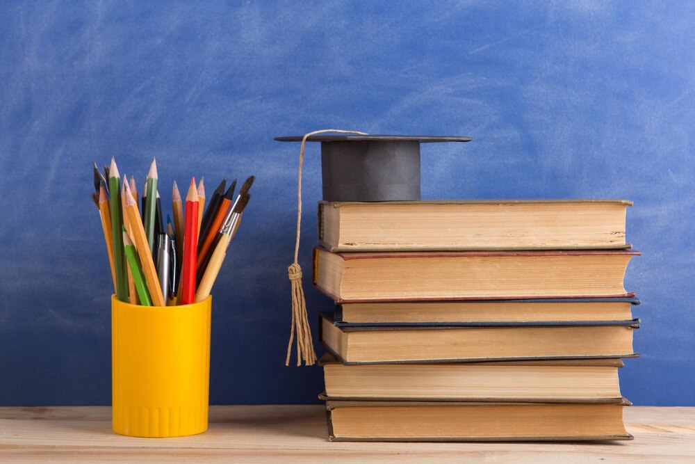 Rewolucja w edukacji: Czy sztuczna inteligencja kończy erę prac dyplomowych?