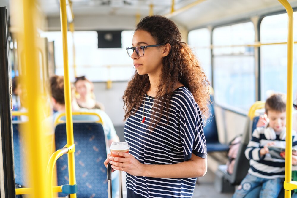 Warszawa inwestuje w przyszłość: 120 nowoczesnych autobusów z dieslem i panelami słonecznymi!