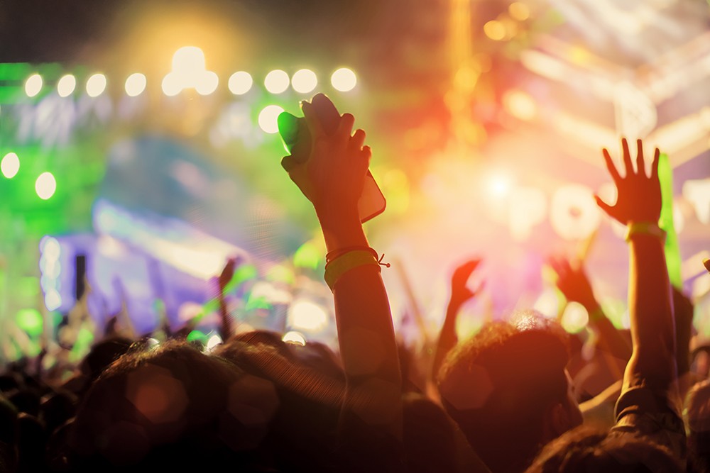 Bawarskie Szaleństwo w Warszawie: Oktoberfest 2025 na Elektrowni Powiśle!
