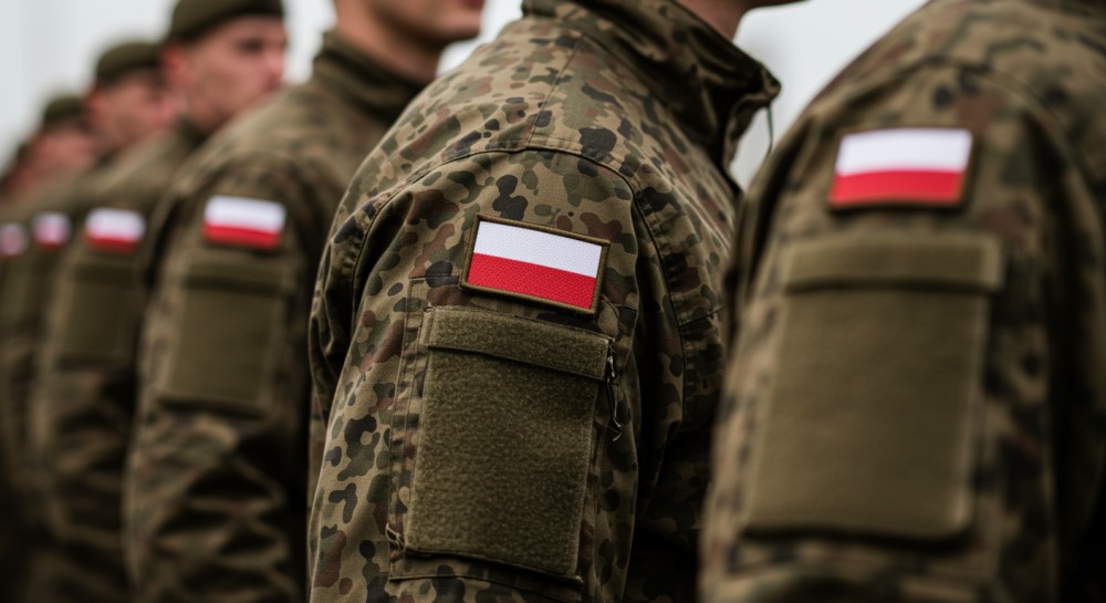 Ceremonialna zmiana warty przy Grobie Nieznanego Żołnierza: emocje i tradycja w sercu Warszawy
