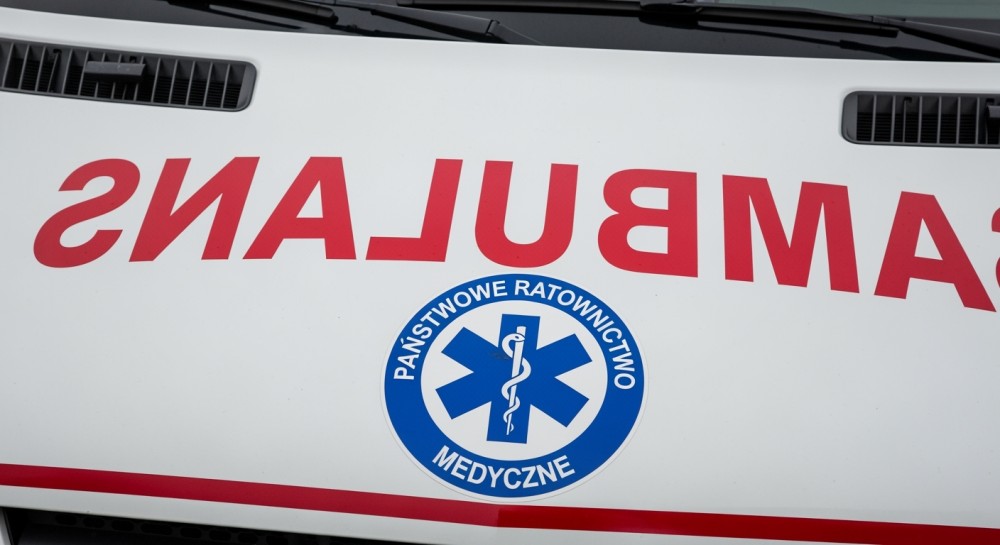 Policjanci z Woli ratują nieprzytomną seniorkę na ulicy